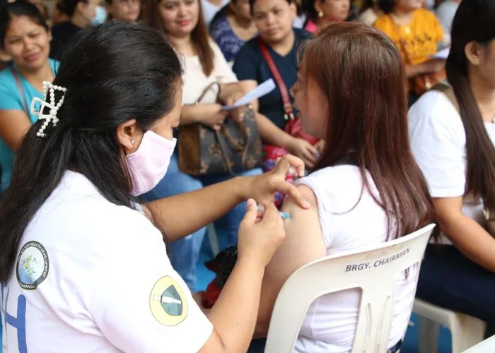 Babae, Mahalaga Ka! Be Wise, Magpa-Immunize! featured photo